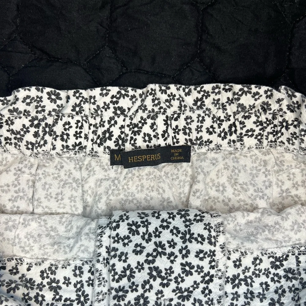 White & Black Floral A-Line Skirt – Size M | Casual Style - Picture 10 of 10